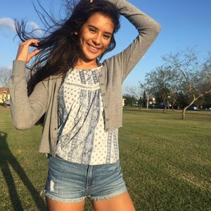 Meet your Posher, Fatima